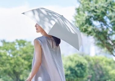 COOL遮熱 日傘使用イメージ