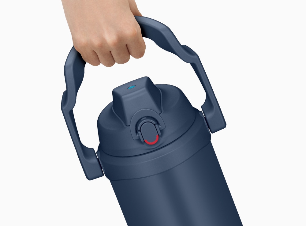 持ち運びやすく、握りやすいショートハンドル付き