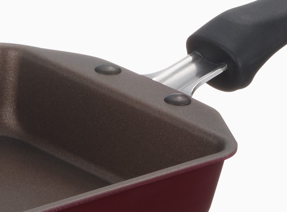 留め具が内側にないフラットな構造