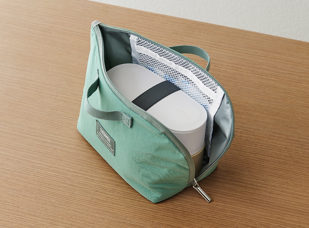 大きく開いて出し入れしやすい