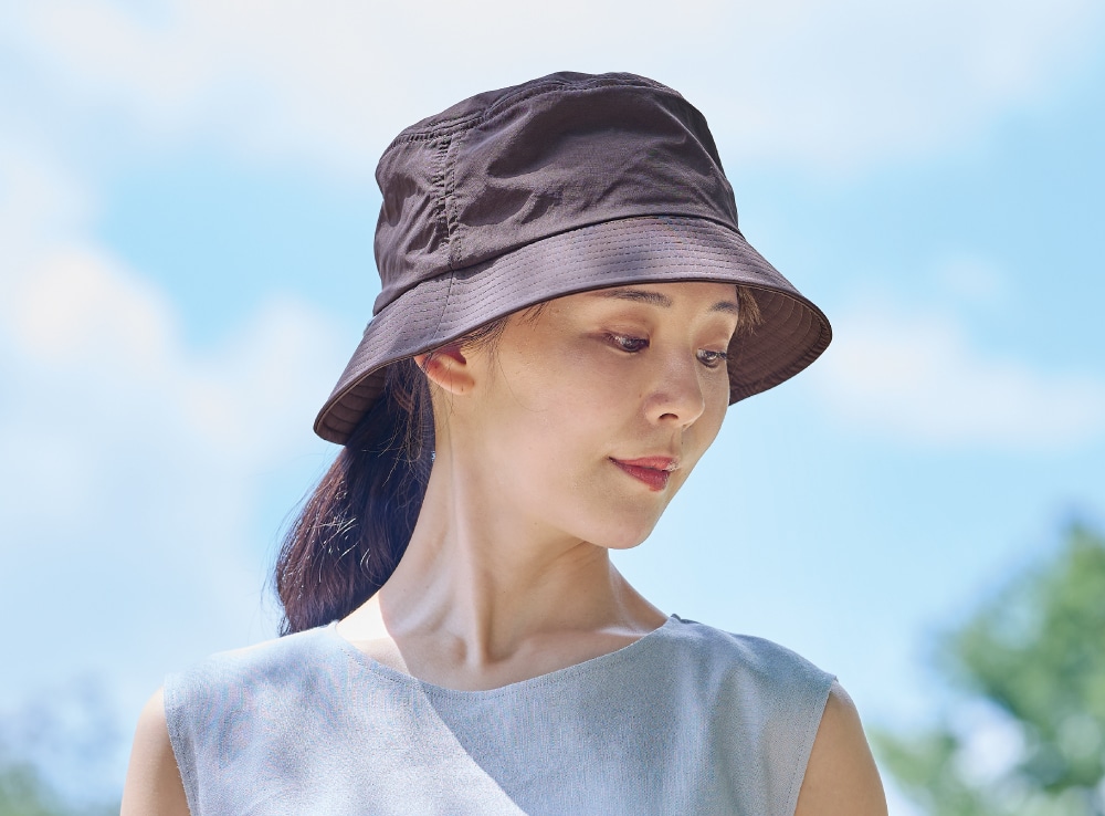 コンパクトで軽量、お出かけの際に持ち運びやすい