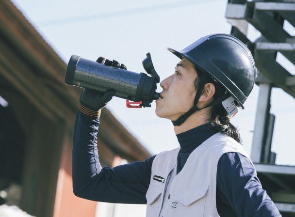 帽子やヘルメットをかぶったままでもOK